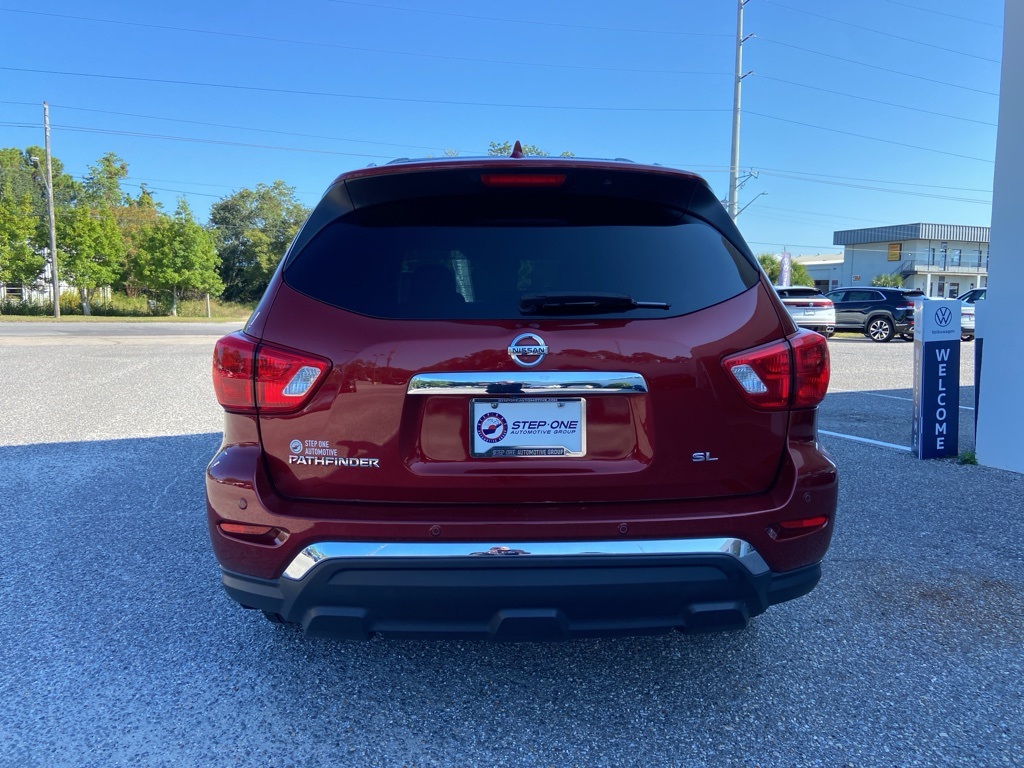 2019 Nissan Pathfinder SL photo 3
