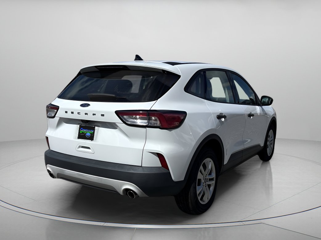 2022 Ford Escape S photo 3