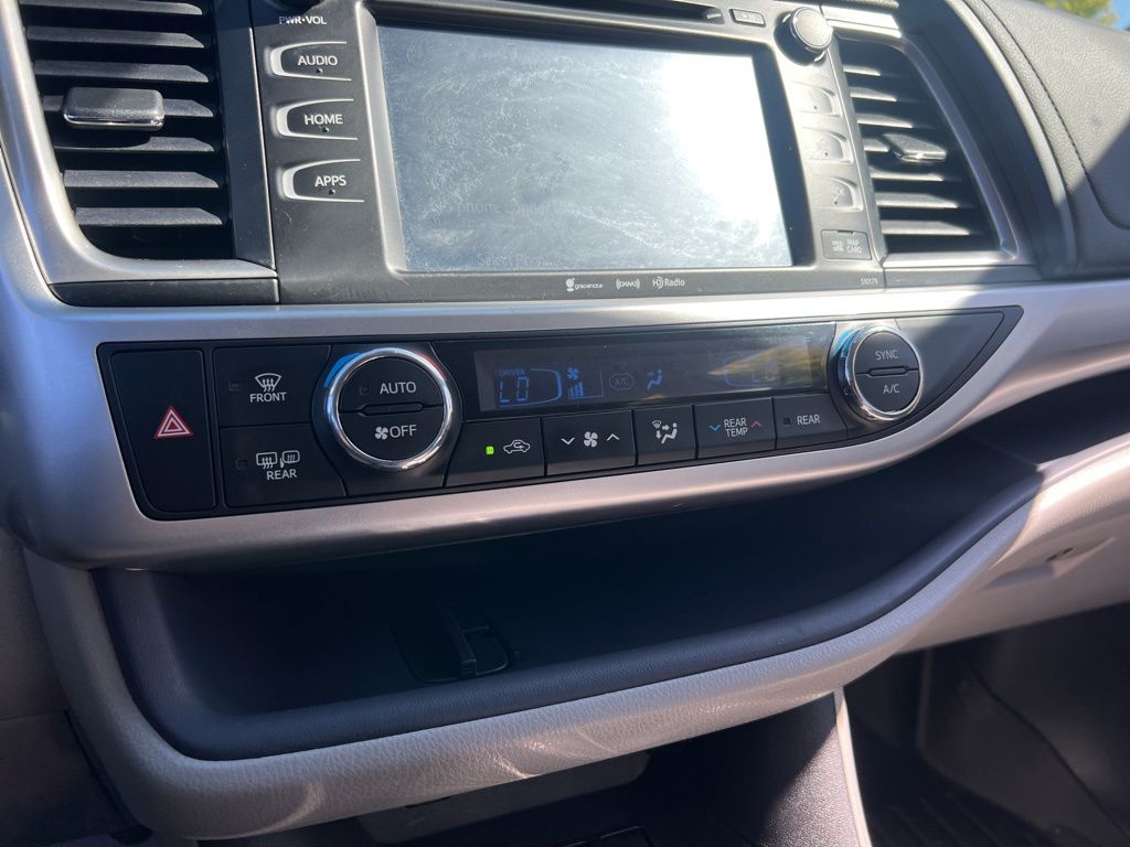 2018 Toyota Highlander XLE photo 30