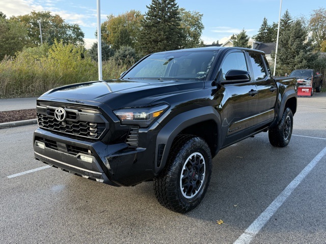 2024 Toyota Tacoma TRD Off-Road photo 3
