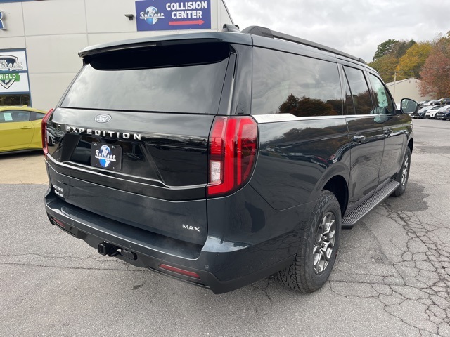 2025 Ford Expedition MAX photo 2