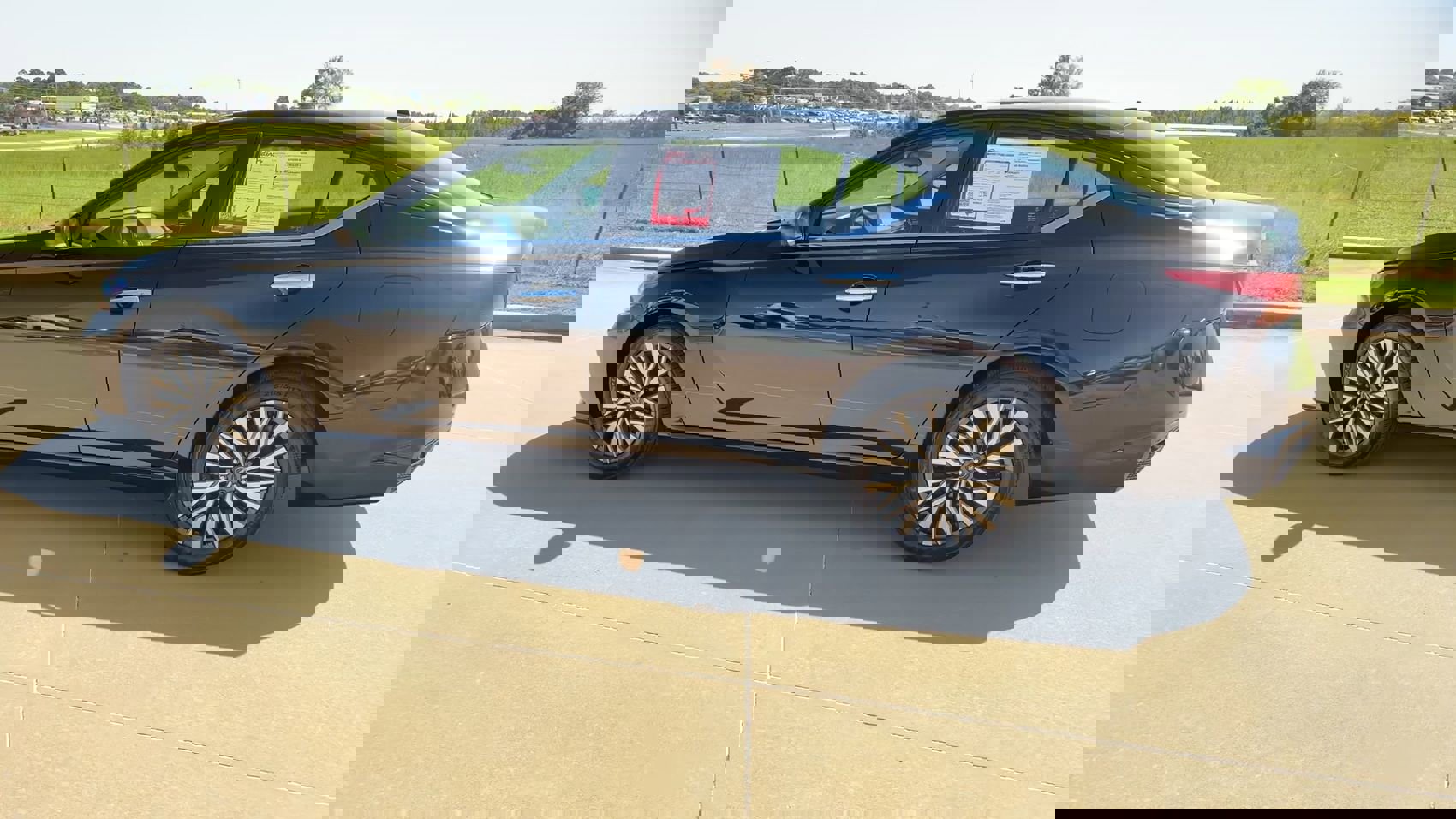 2024 Nissan Altima 2.5 SV photo 5