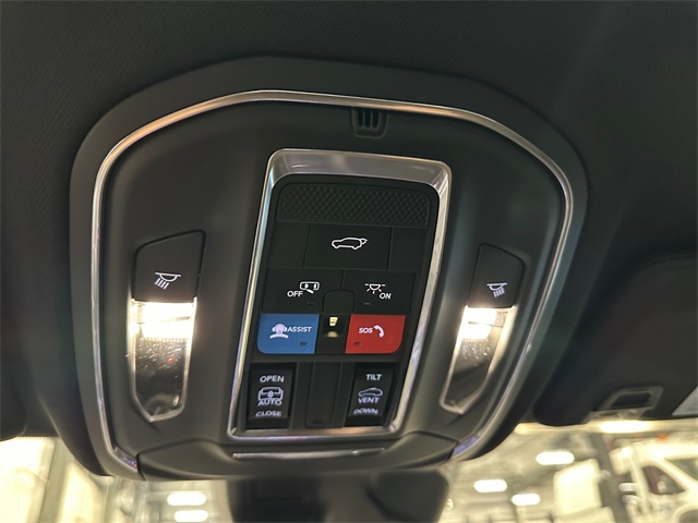 2025 Jeep Grand Cherokee Altitude X photo 30