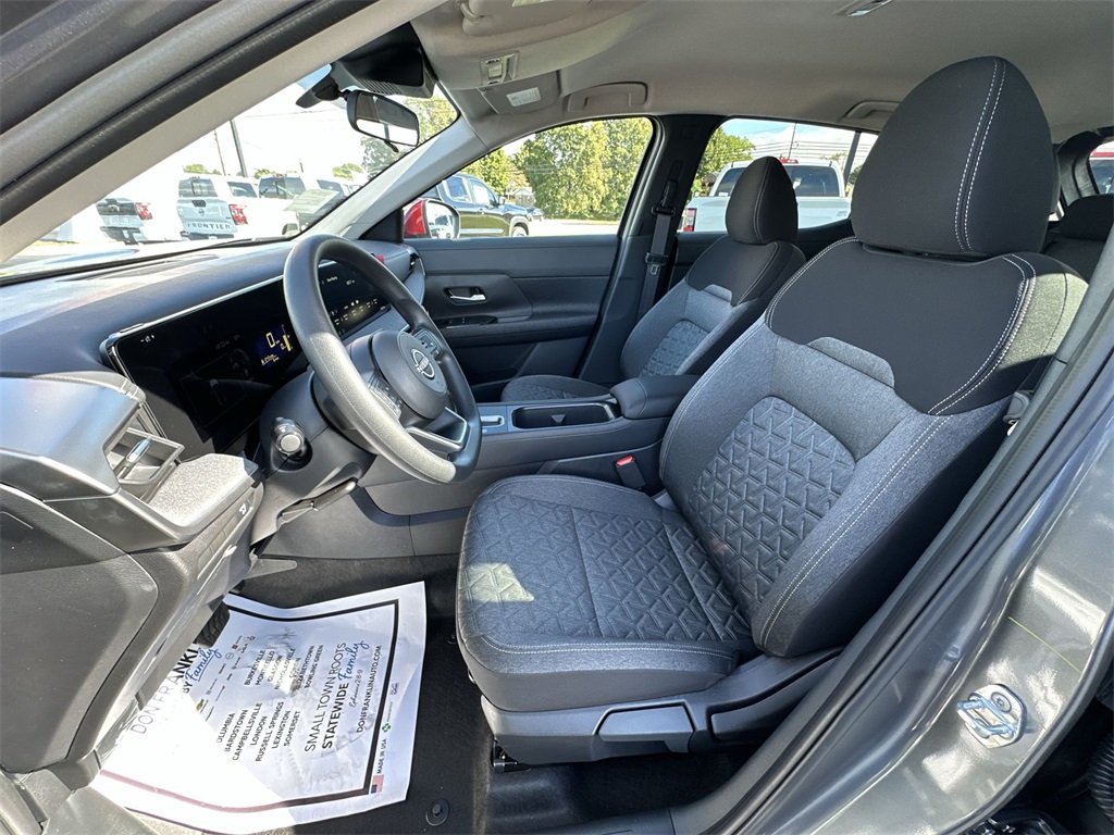 2026 Nissan Kicks SV photo 11