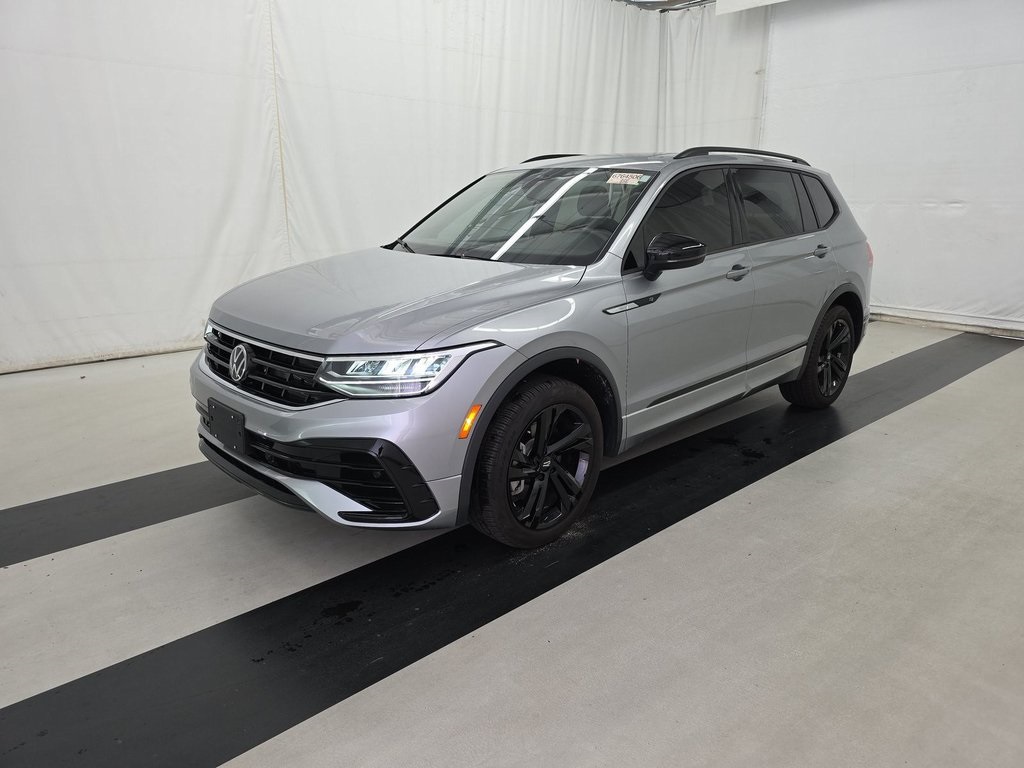 2024 Volkswagen Tiguan SE R-LINE BLACK's photo