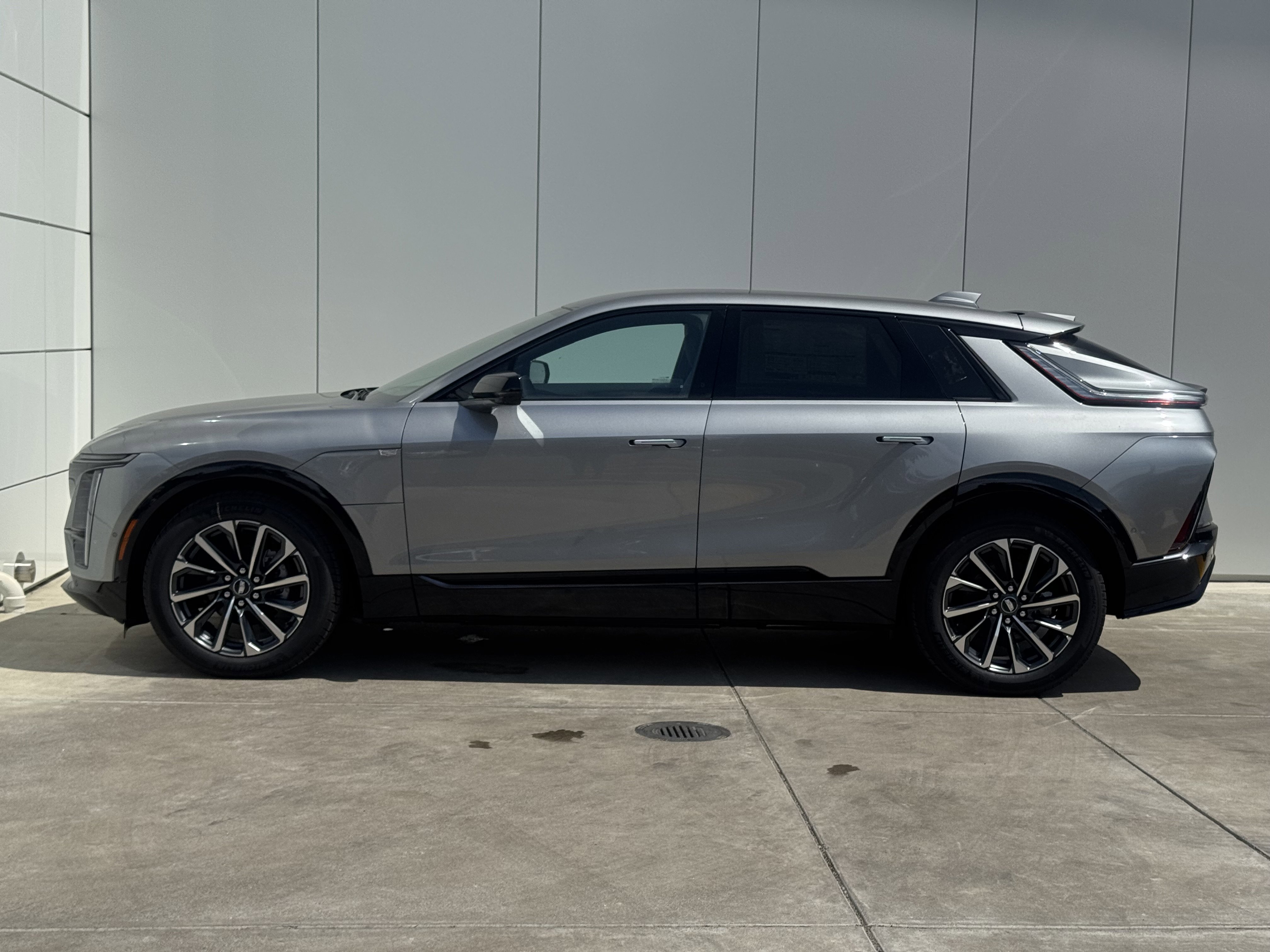 2025 Cadillac Lyriq Sport photo 5