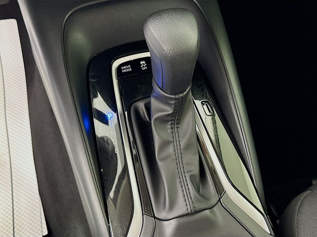 2025 Toyota Corolla Hybrid LE photo 15
