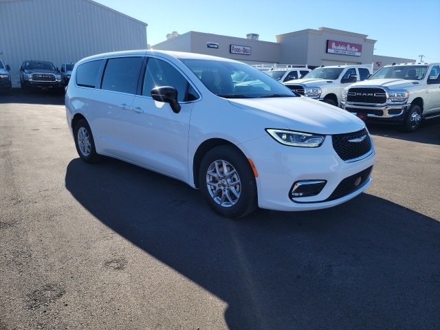 2025 Chrysler Pacifica photo 4
