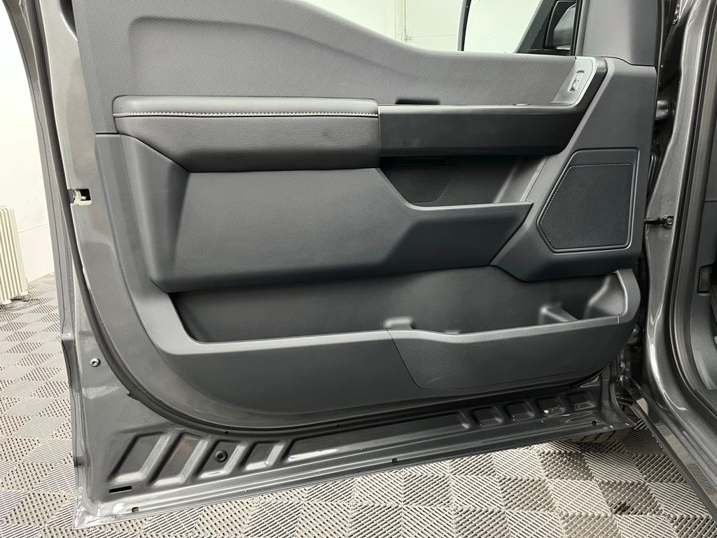 2025 Ford F-150 STX photo 6