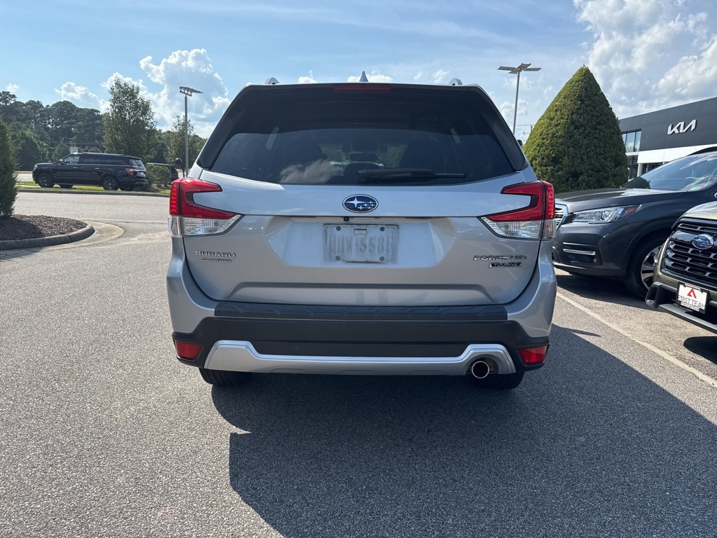 2020 Subaru Forester Touring photo 3