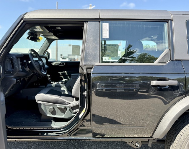 2025 Ford Bronco Base photo 9