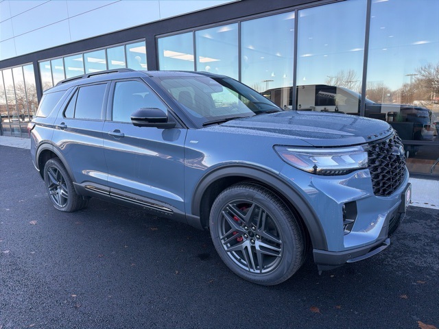 2026 Ford Explorer ST-LINE's photo