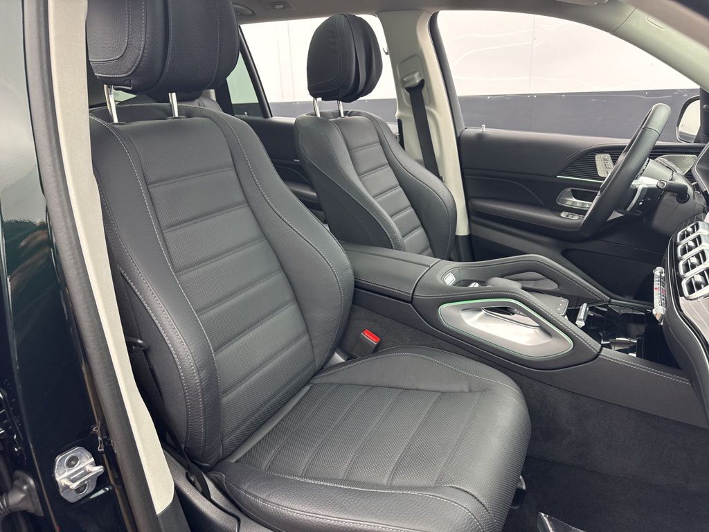 2025 Mercedes Benz GLS 450 4MATIC photo 30