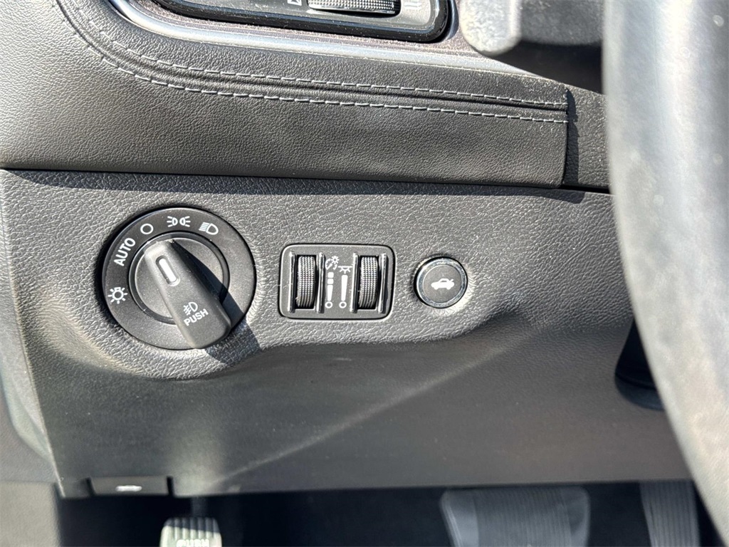 2021 Dodge Challenger SXT photo 19