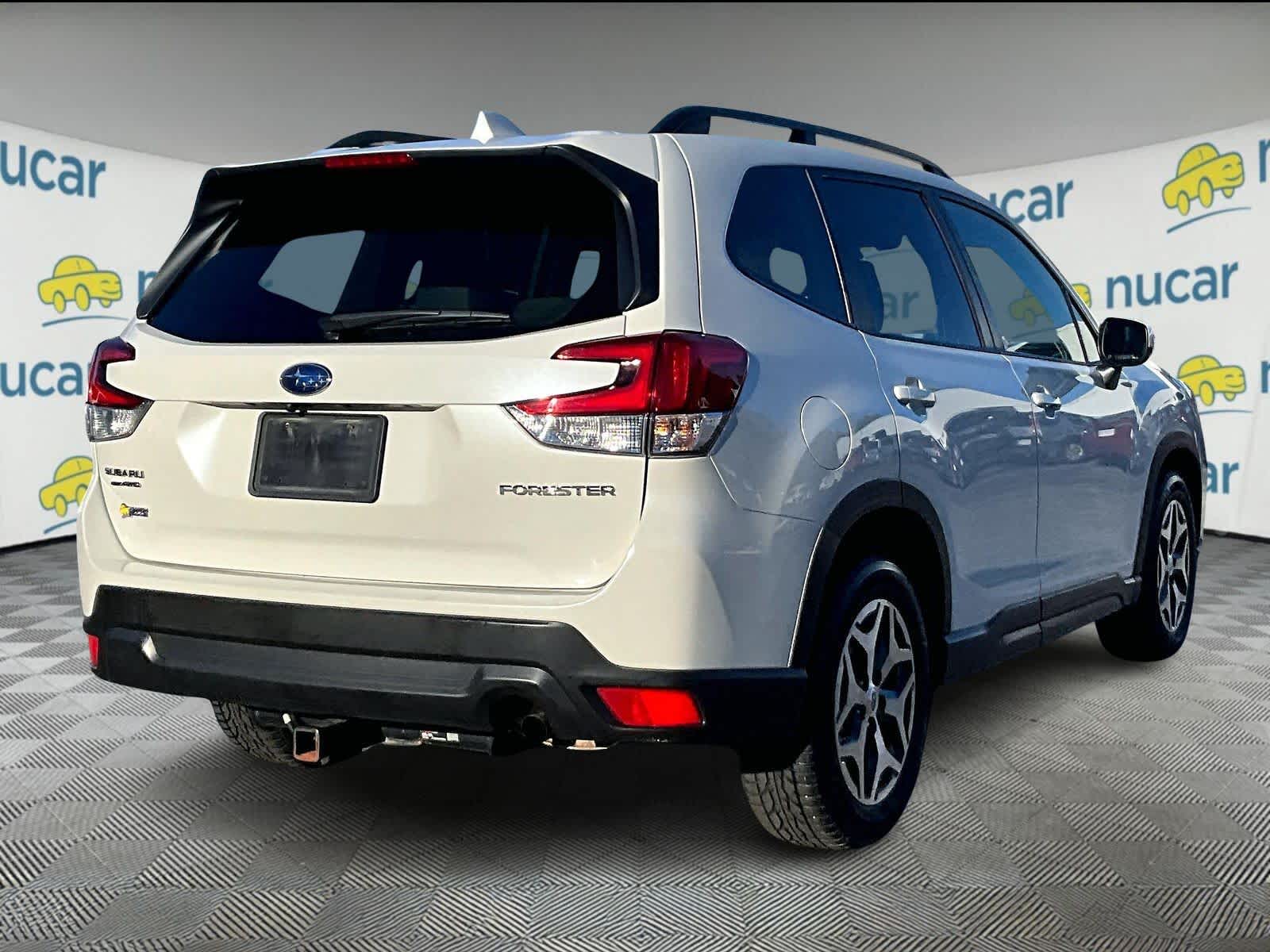 2021 Subaru Forester Premium photo 4