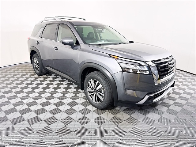 2025 Nissan Pathfinder SL's photo