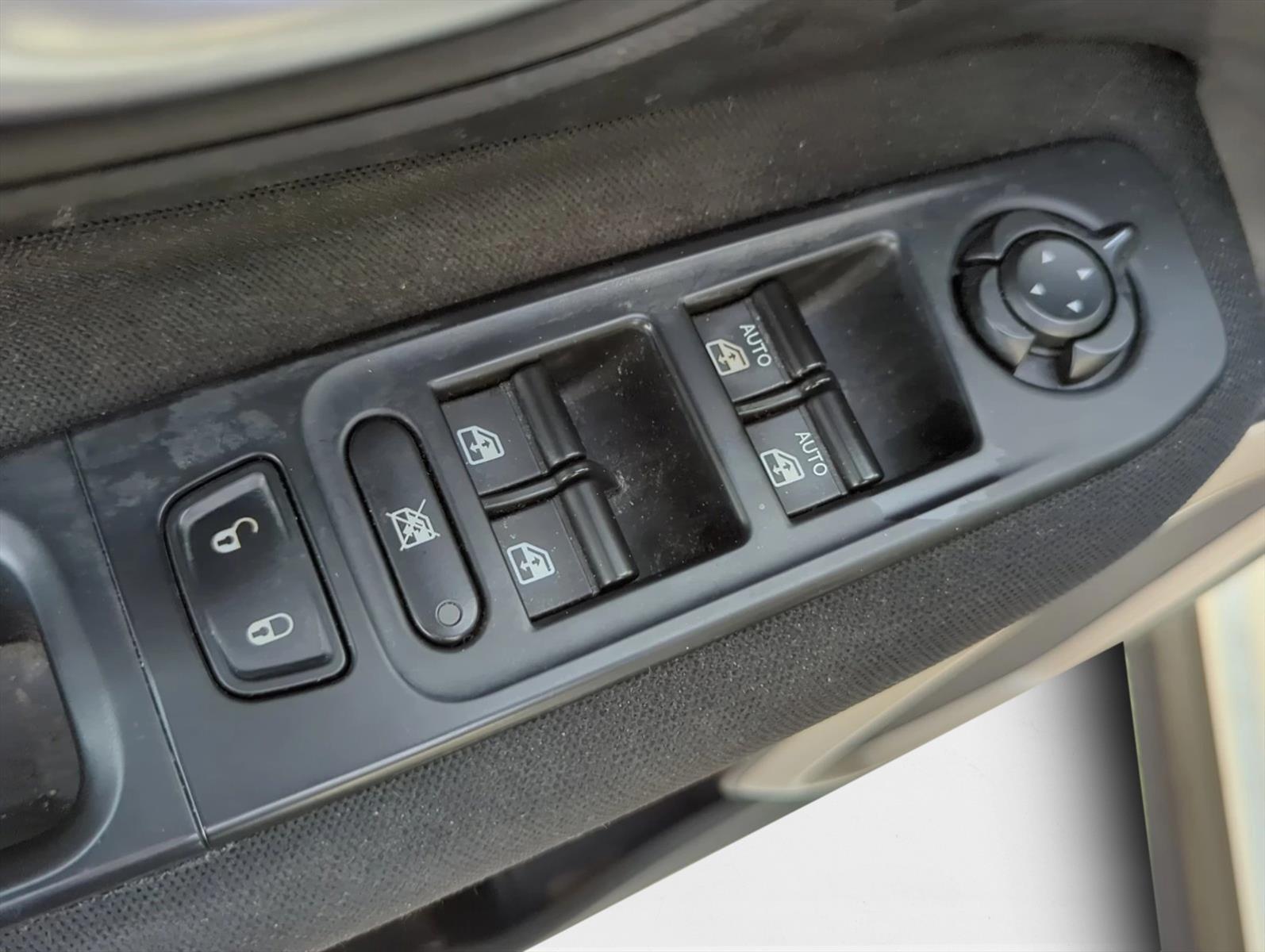 2016 Jeep Renegade Latitude photo 11