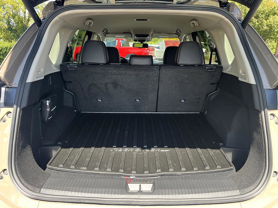 2025 Nissan Rogue SV photo 26