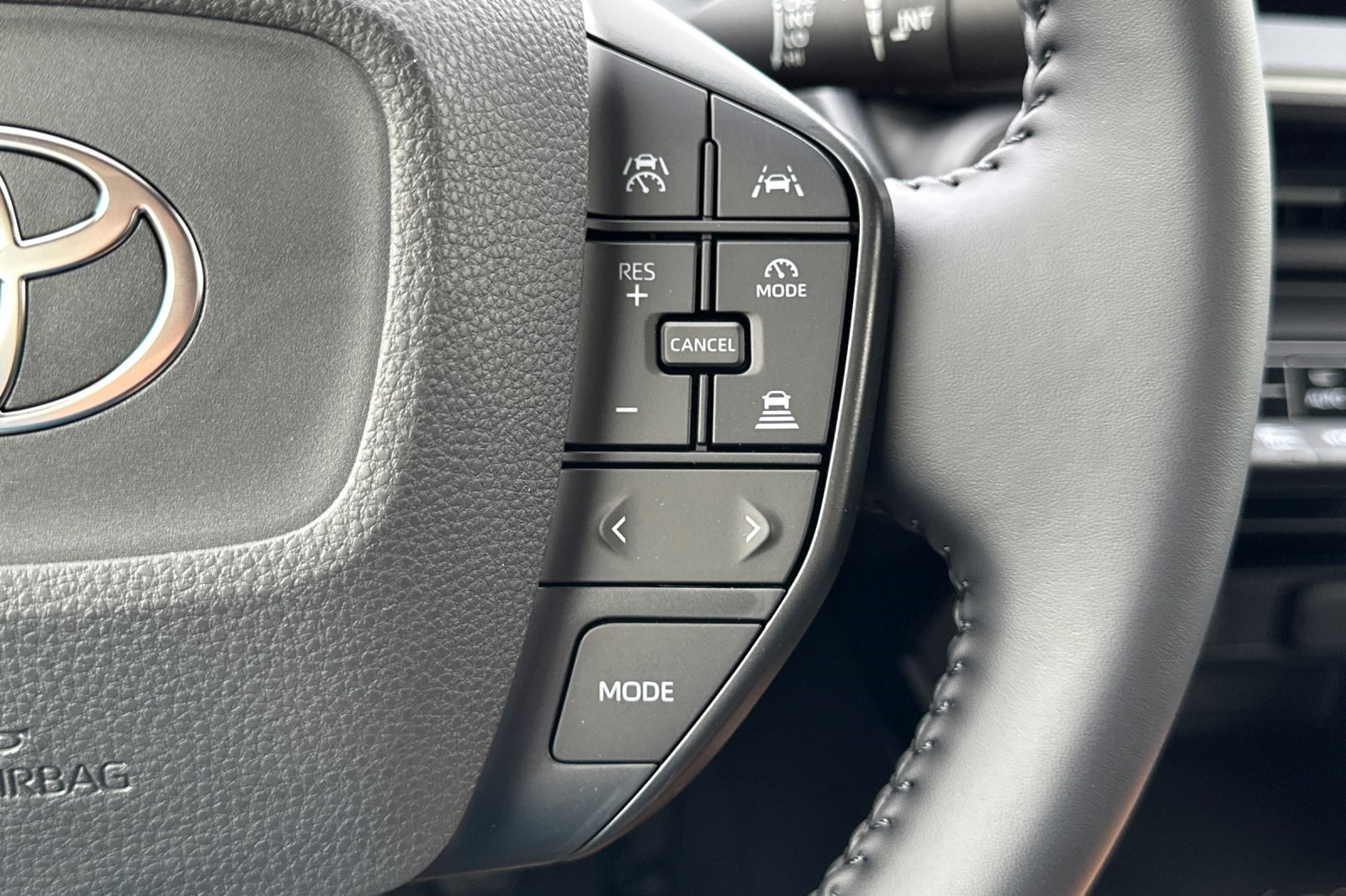 2026 Toyota Prius LE photo 26