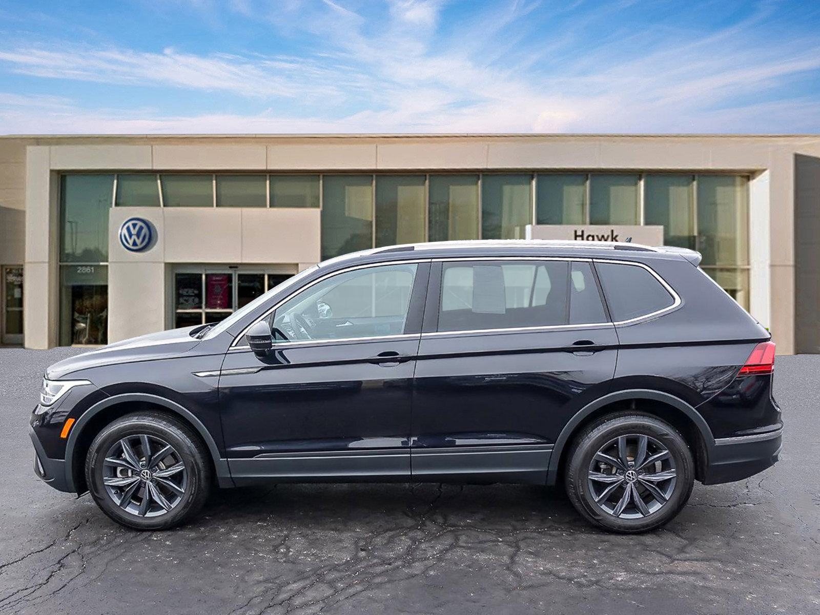 2023 VOLKSWAGEN TIGUAN - Image 3