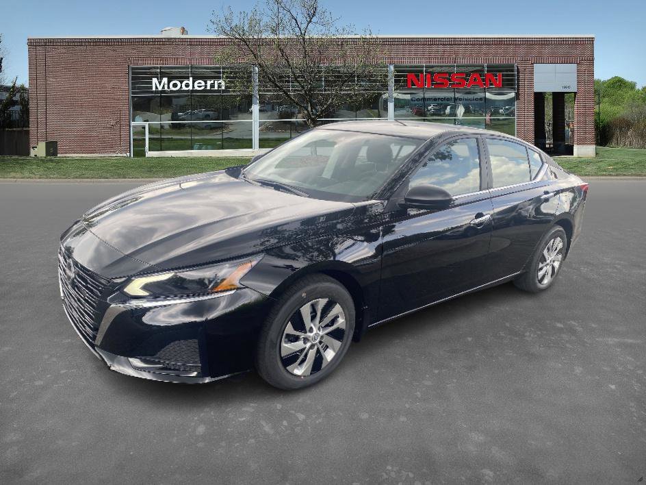 2025 Nissan Altima S's photo
