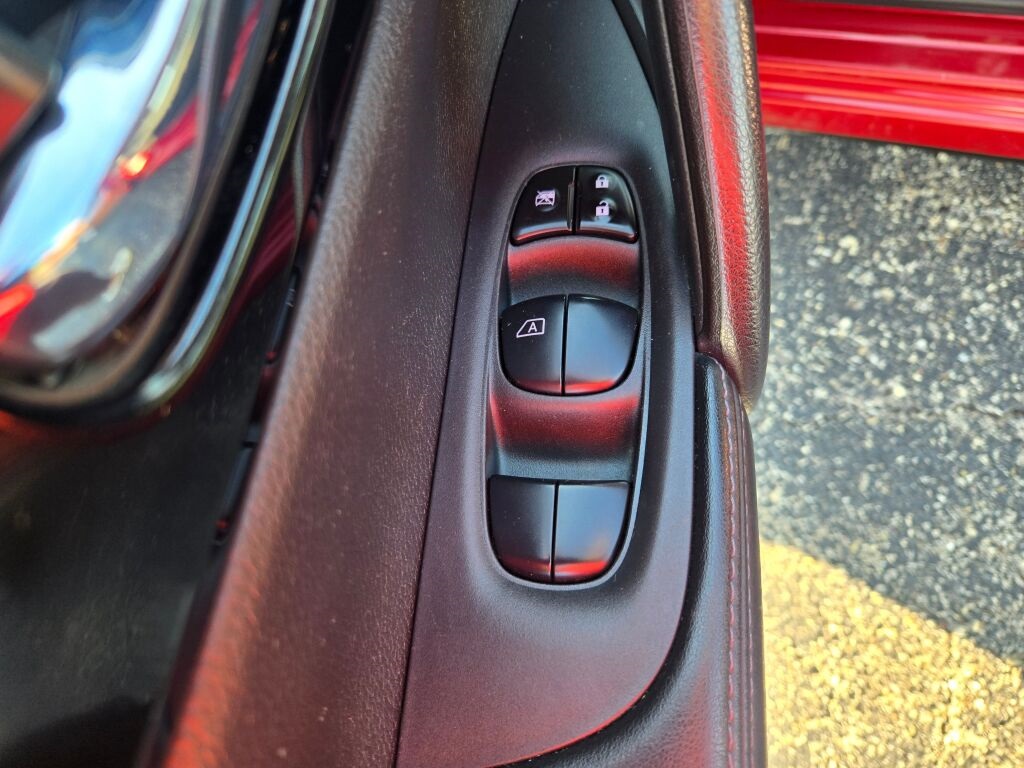 2019 Nissan Rogue Sport SV photo 18