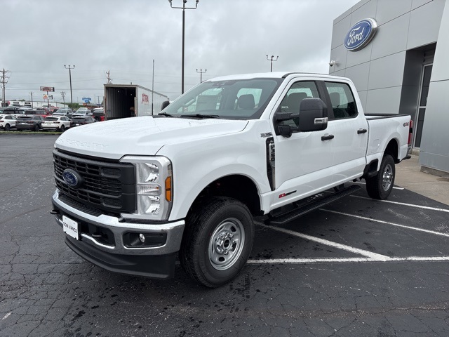 2025 Ford F-350 XL photo 2