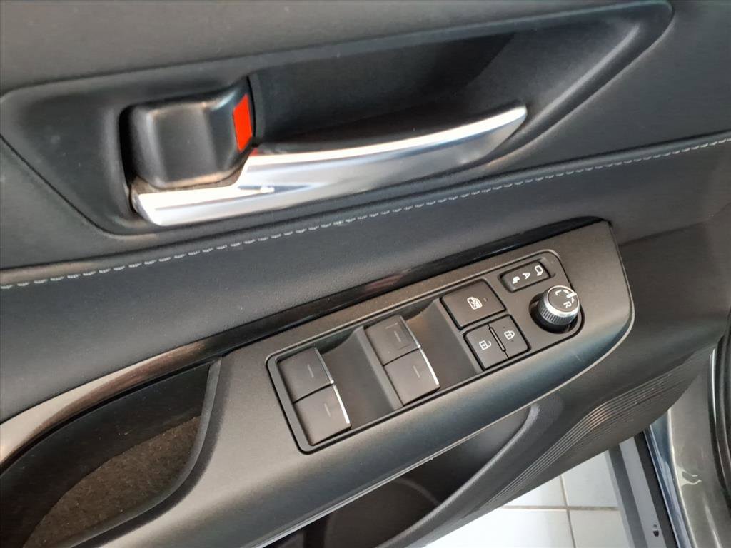 2023 Toyota Venza LE photo 16