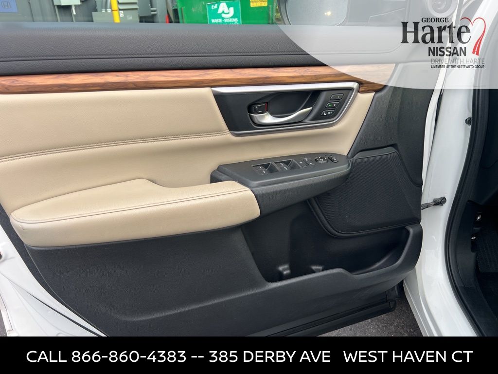 2017 Honda CR-V Touring photo 15