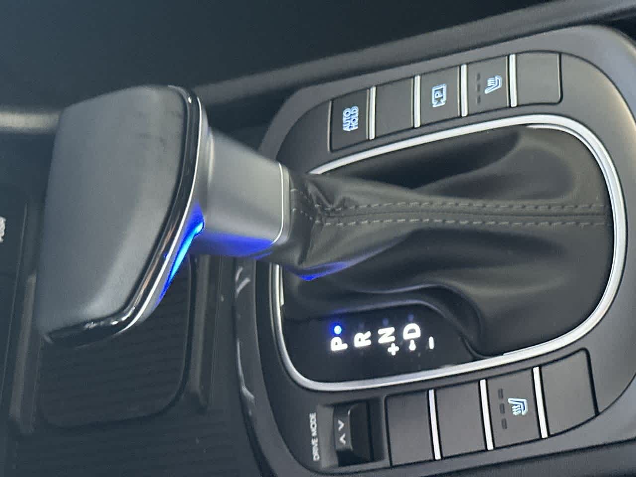 2026 Hyundai Kona SEL photo 17