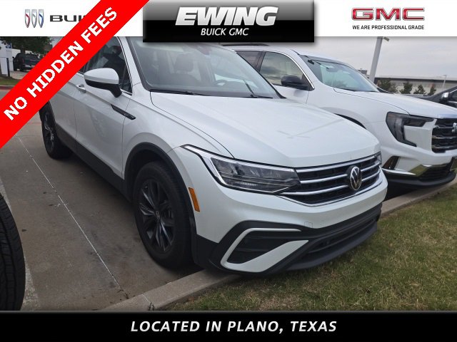 2023 Volkswagen Tiguan SE's photo