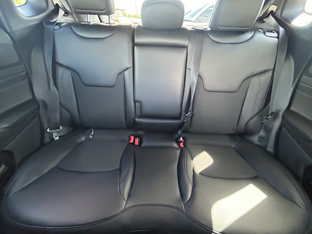 2026 Jeep Compass Latitude Altitude photo 13