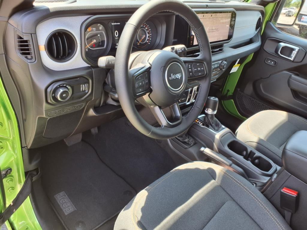 2025 Jeep Wrangler Sport S photo 4