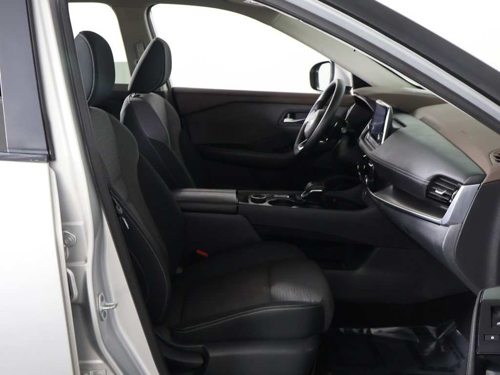 2022 Nissan Rogue SV photo 20