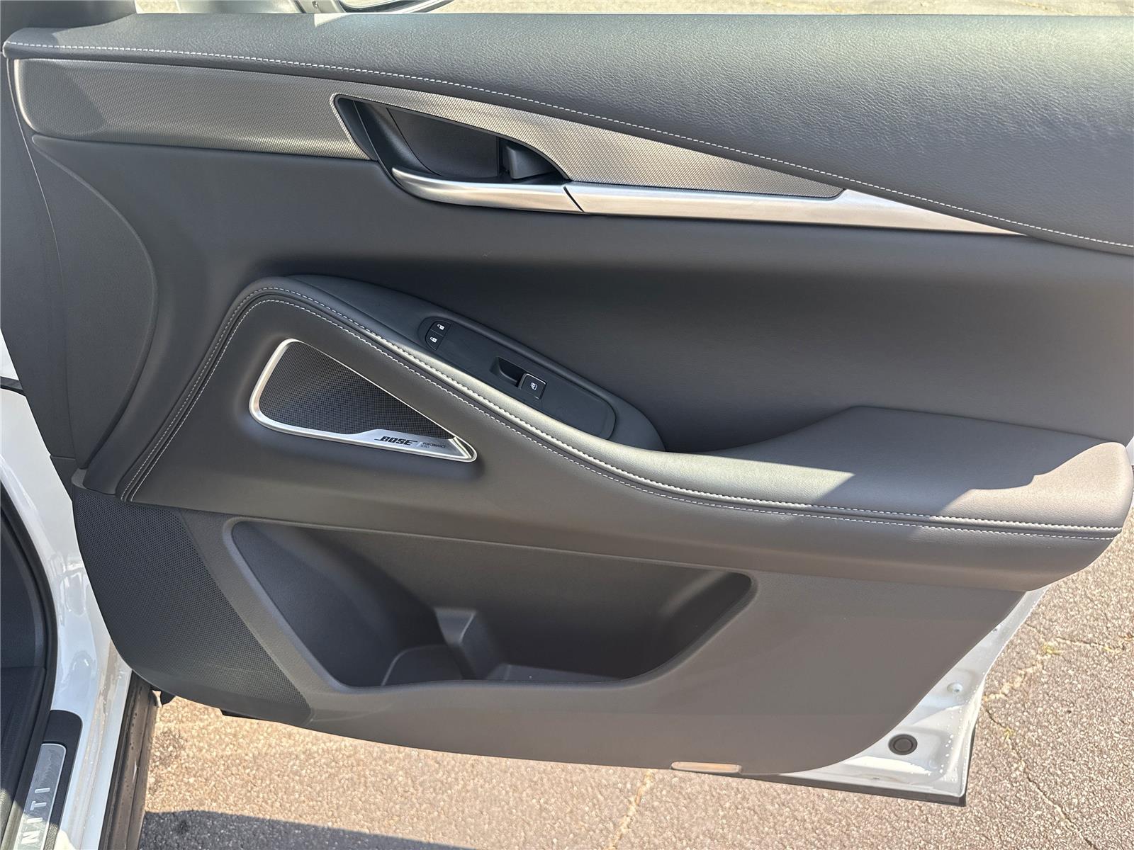 2025 Toyota RAV4 LE photo 22