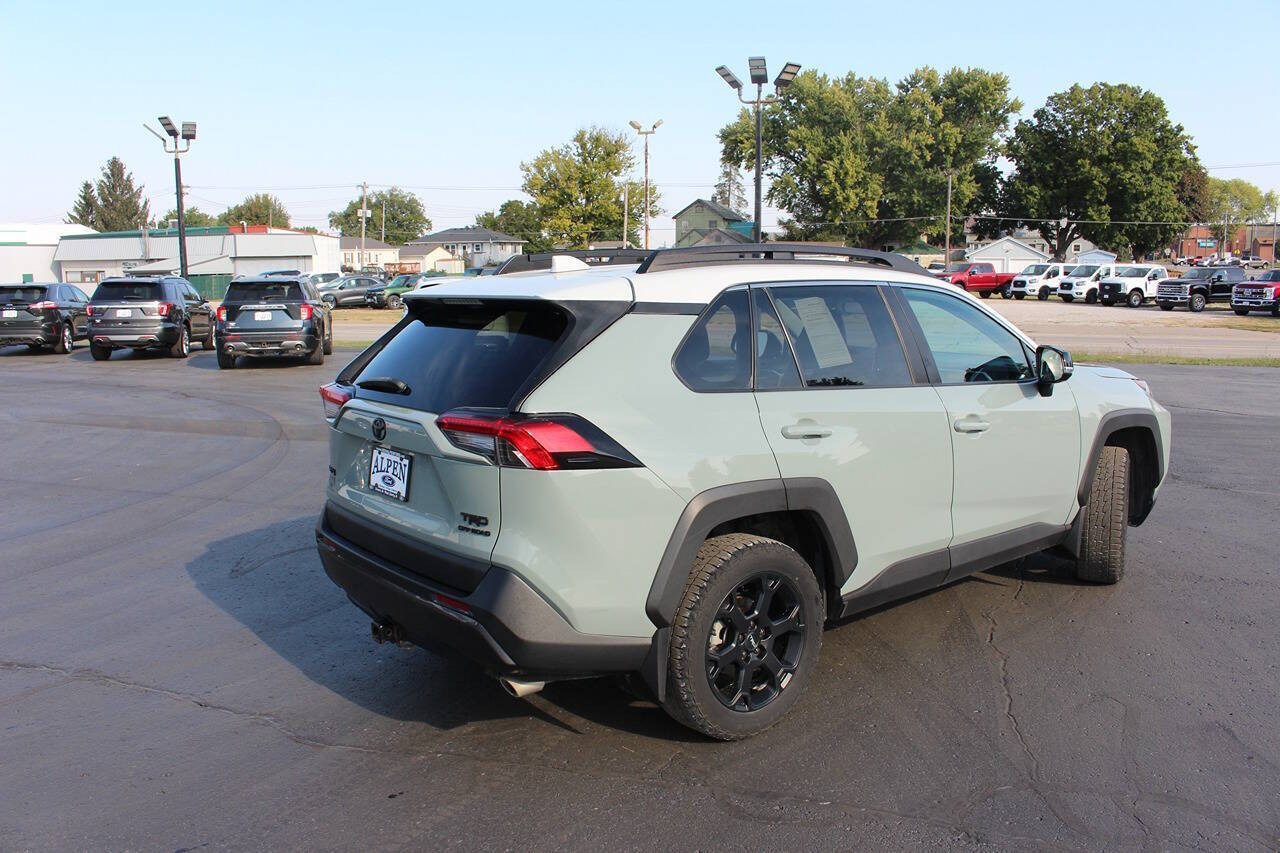 2020 Toyota RAV4 Adventure photo 2