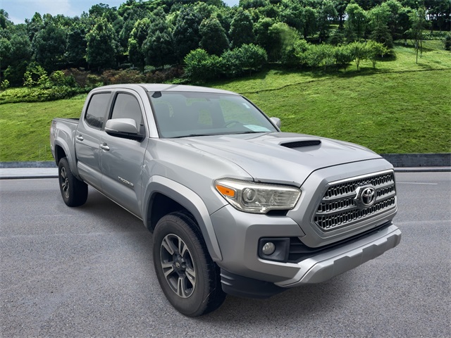 2017 Toyota Tacoma TRD Sport's photo