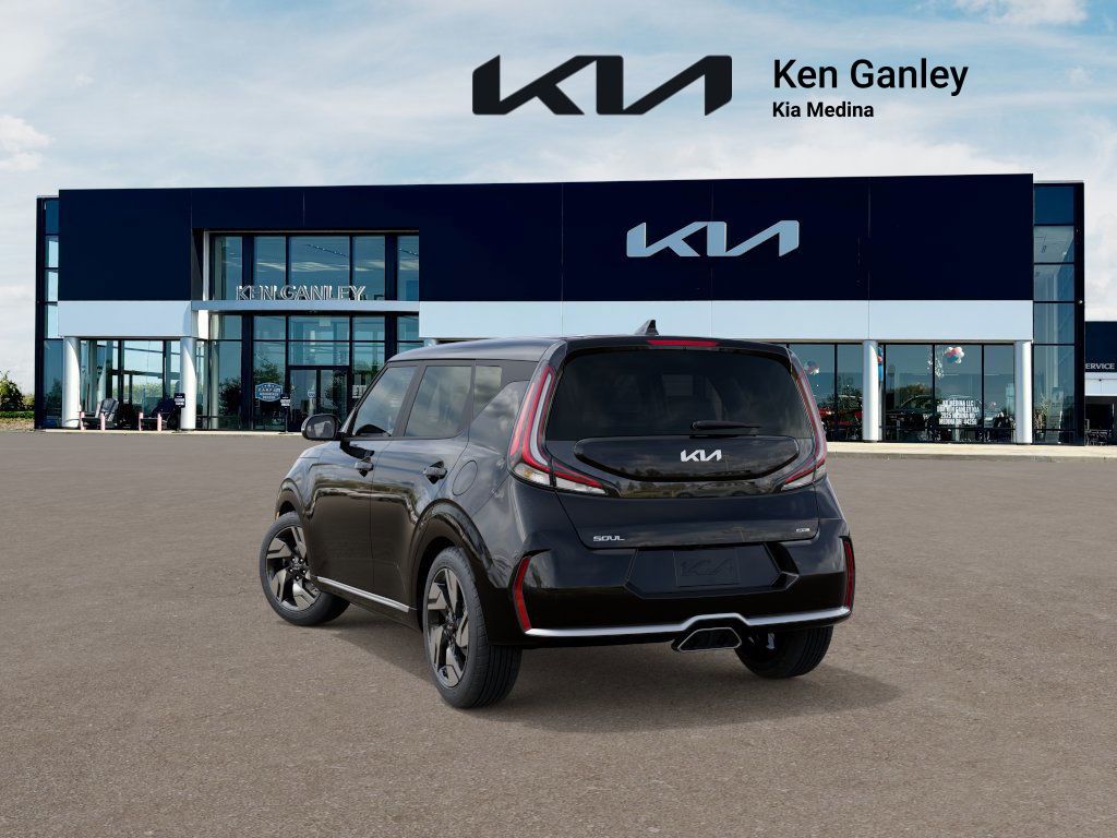 2025 Kia Soul GT-Line photo 2