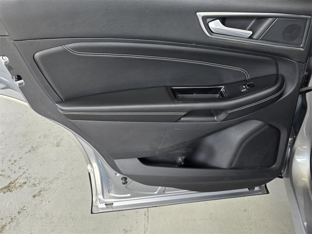 2020 Ford Edge Titanium photo 40