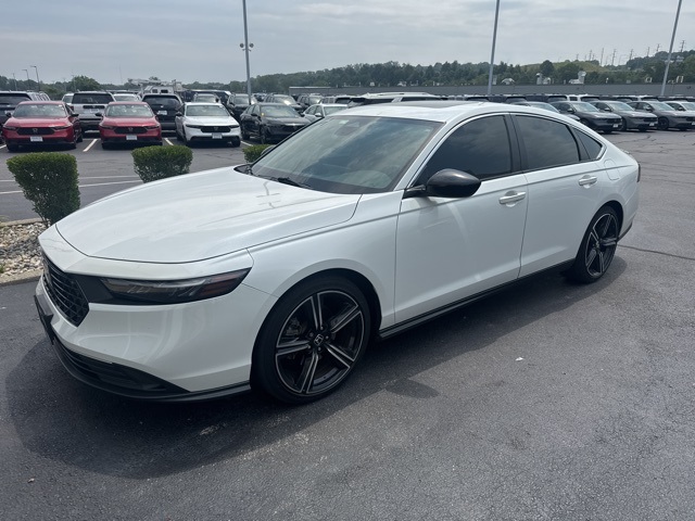 2023 Honda Accord Hybrid Sport photo 2