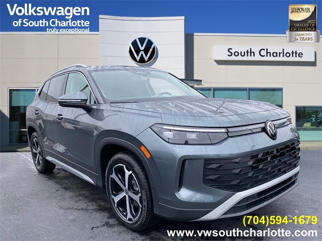 2025 Volkswagen Tiguan SE's photo