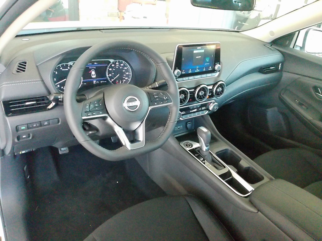 2025 Nissan Sentra SV photo 10
