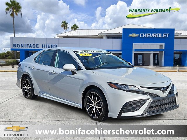 2023 Toyota Camry SE's photo