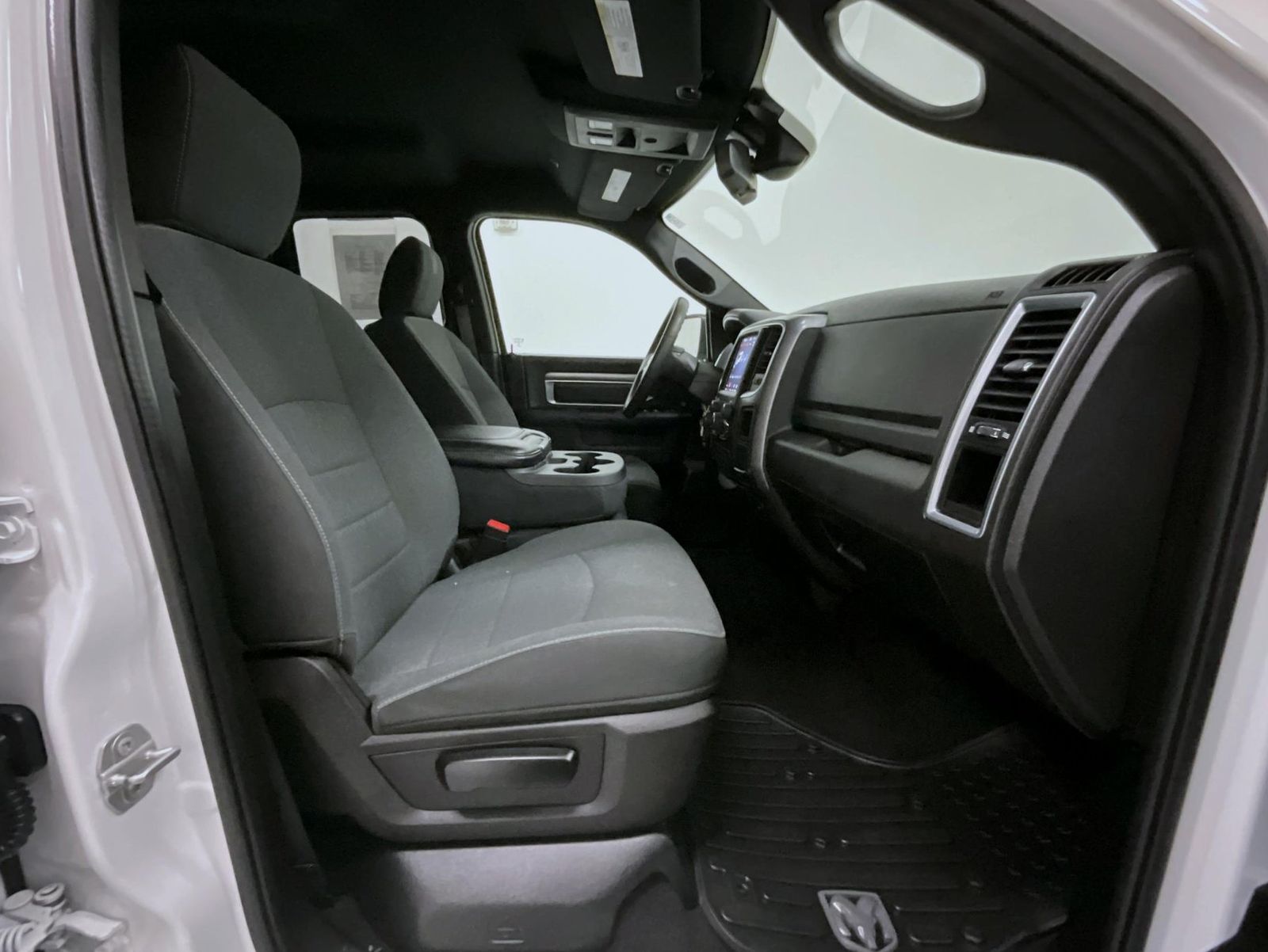 2021 Ram 1500 Classic Warlock photo 14