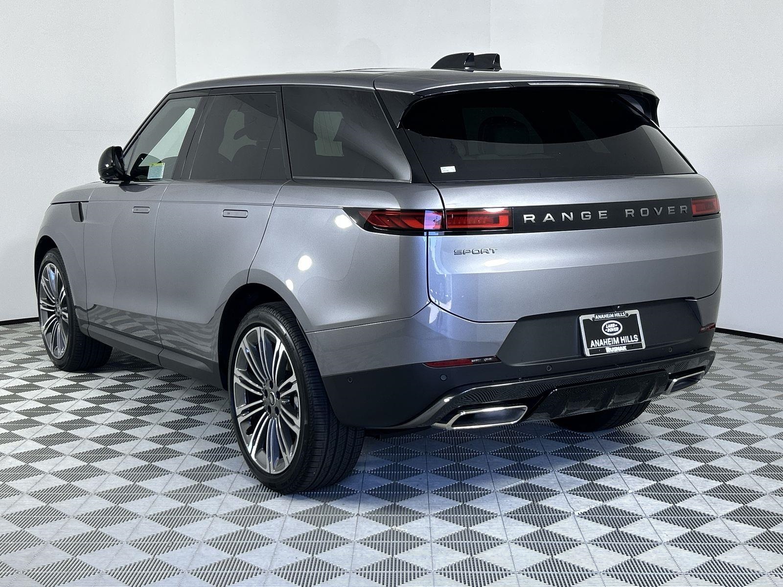 2025 Land Rover Range Rover Sport SE photo 3