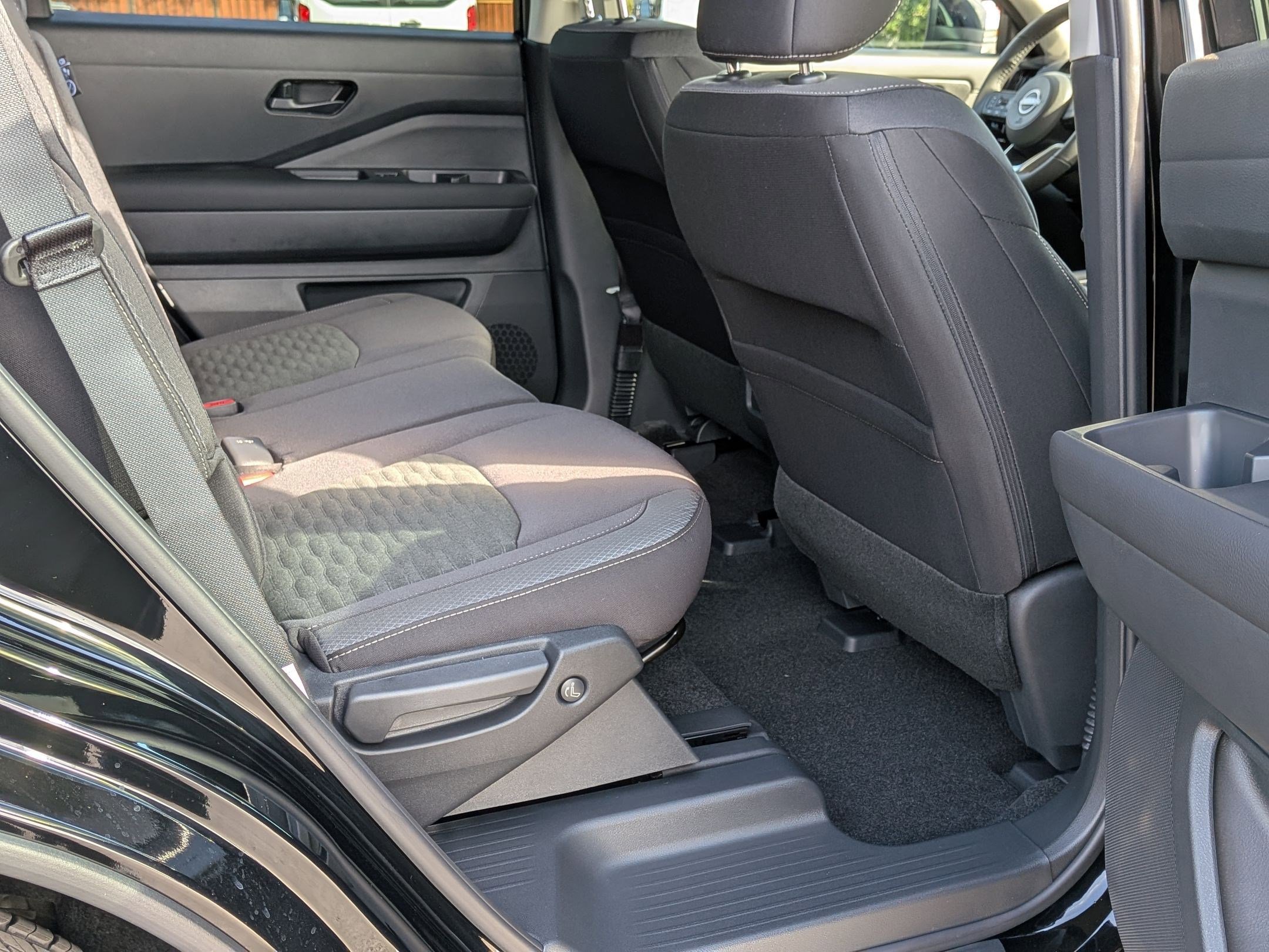 2025 Nissan Pathfinder SV photo 20