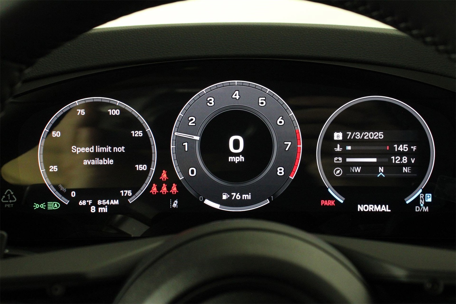 2025 Porsche Cayenne photo 13