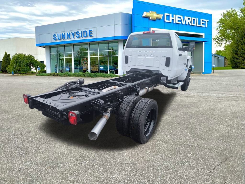 2024 Chevrolet Silverado 5500HD Work Truck photo 2