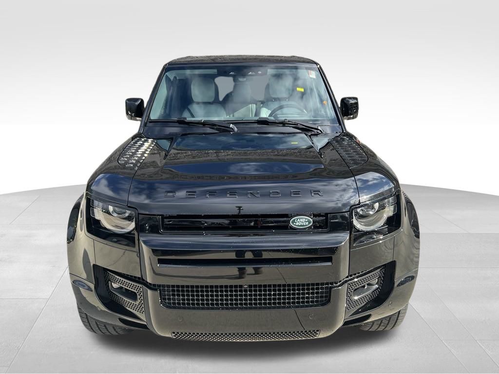 2025 Land Rover Defender 130 X-Dynamic SE photo 6