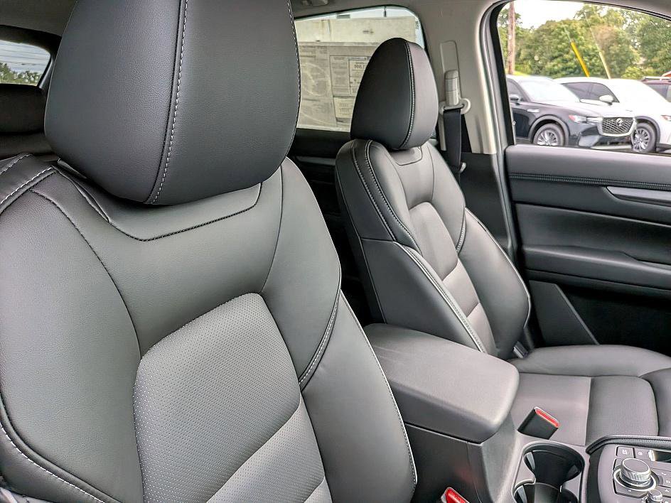 2025 Mazda CX-5 2.5 Select photo 32